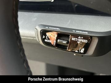 صورة مصغرة 30 لـ 2025 Porsche TAYCAN