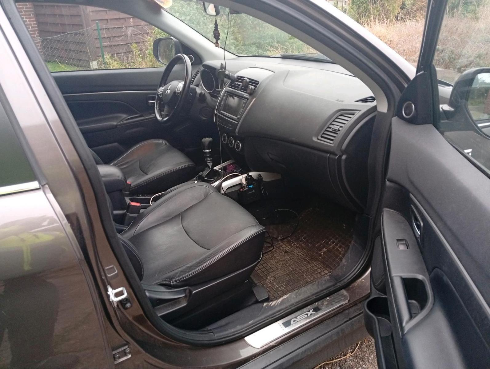 Mitsubishi ASX 2010 — photo 6