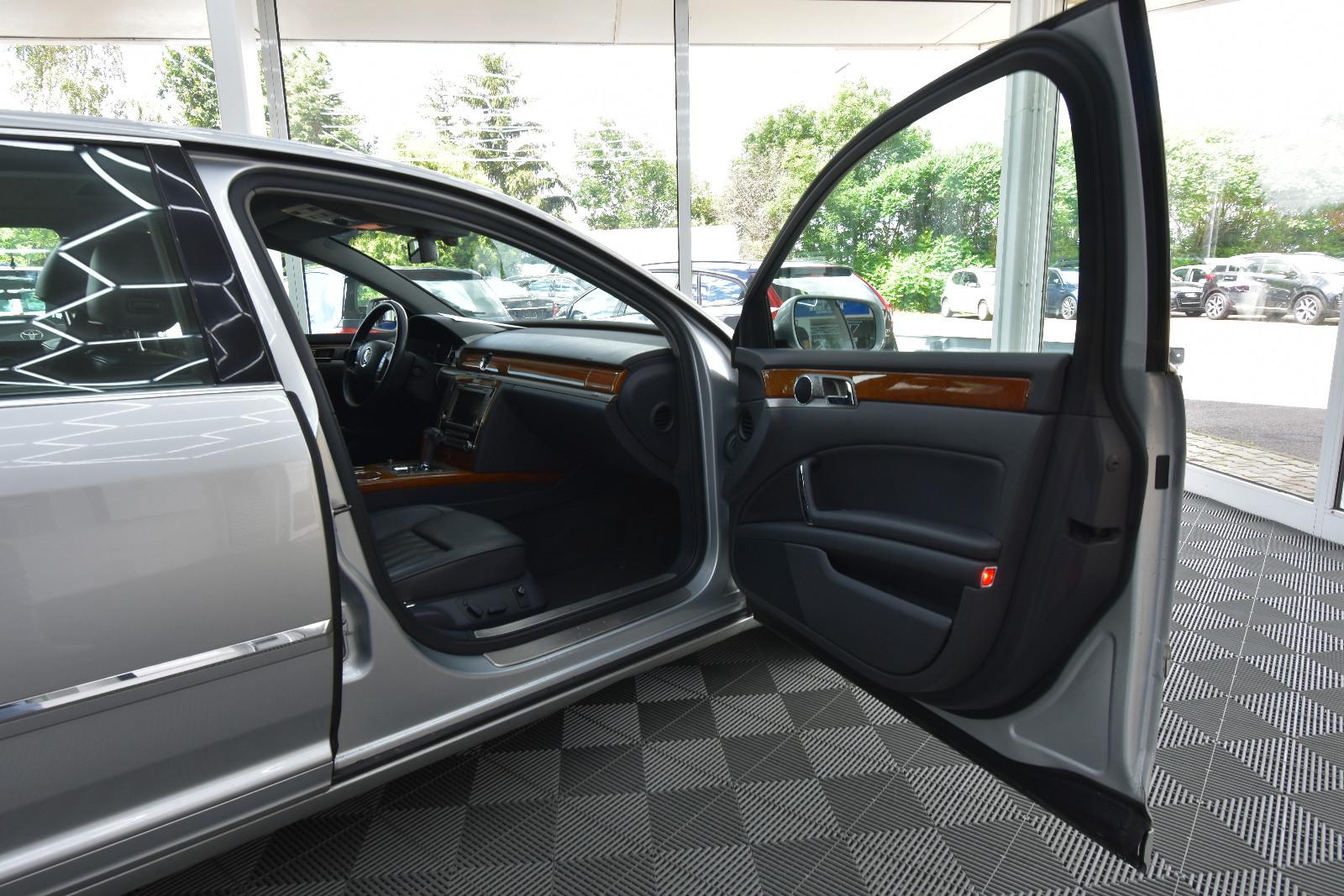 Volkswagen Phaeton V6 5.Sitzer 4Motion NAVI SHZ 4Zonenklima
