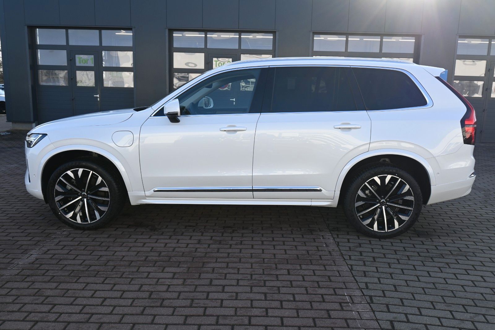 Fahrzeugabbildung Volvo XC90 T8 AWD Plus Bright*FSHZG*PANO*360°*ACC