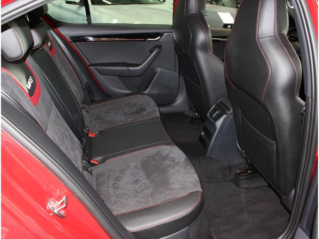 Fahrzeugabbildung SKODA Octavia 2.0 TSI RS 245 1.Hand*Standheizung