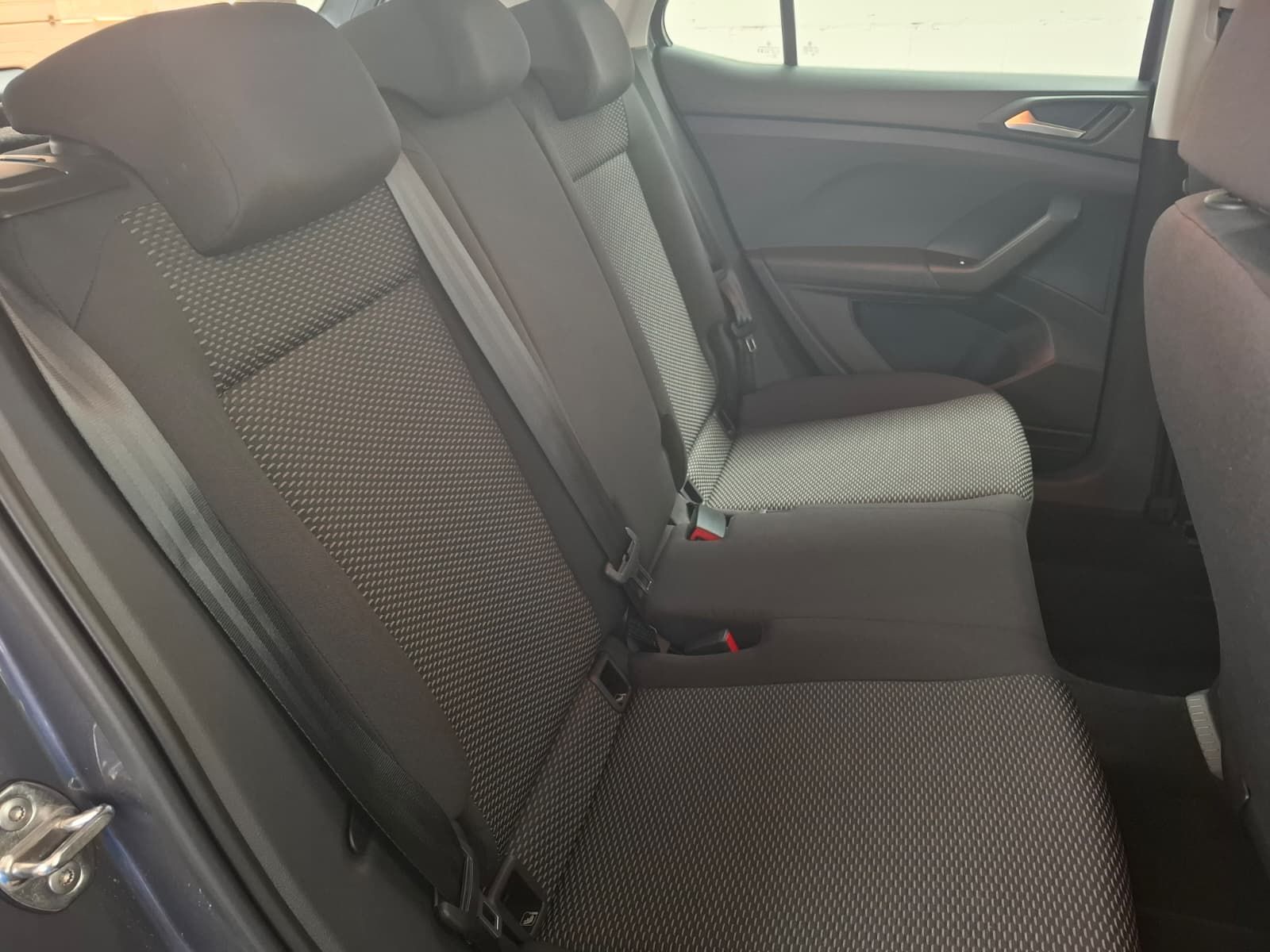 Fahrzeugabbildung Volkswagen T-Cross 1.0 TSI 5-Gang +LED +FrontAss. +LaneAss.