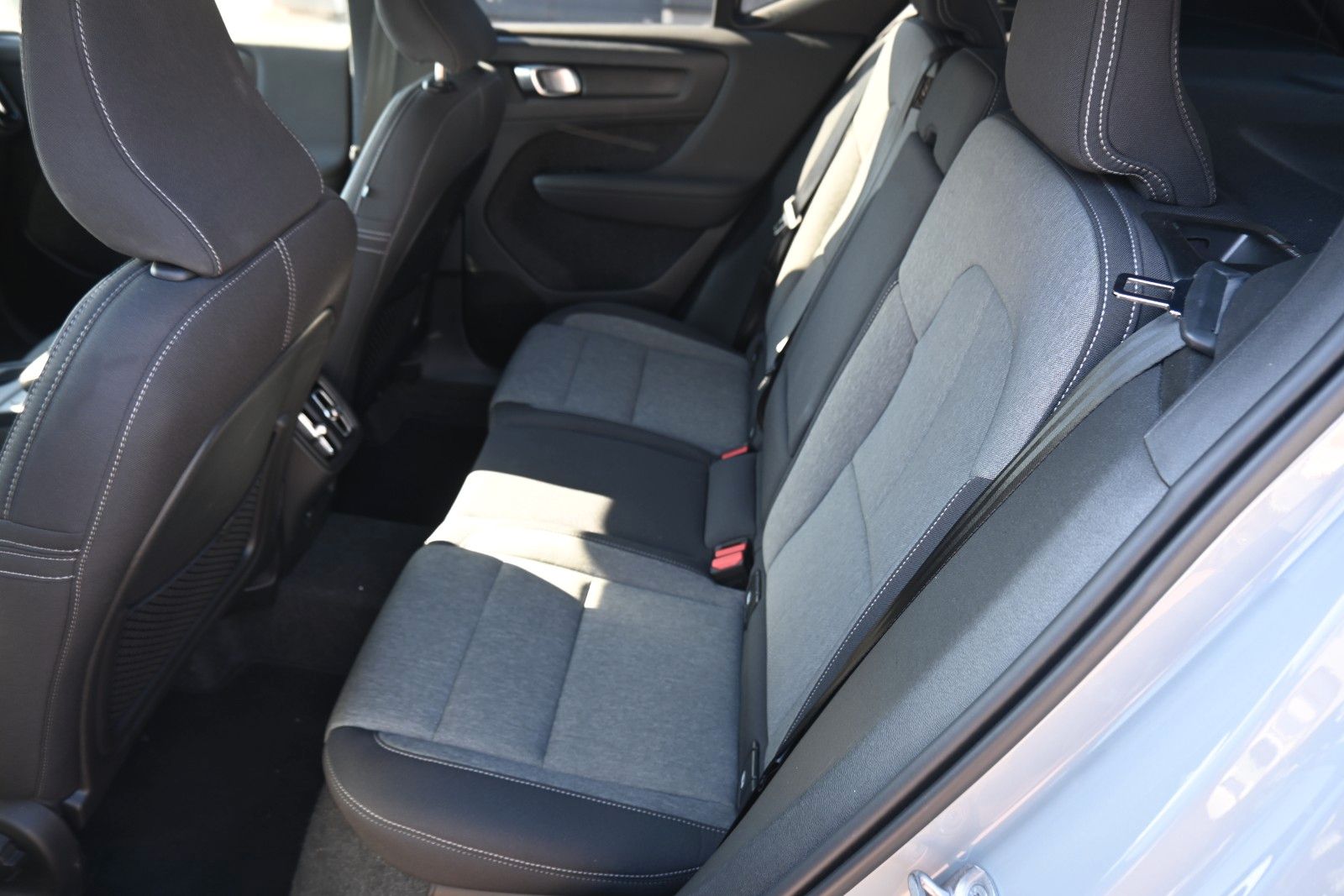 Fahrzeugabbildung Volvo XC40 B3 Benzin Core 2WD*LHZG*360°