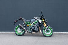 KAWASAKI Z 900 SE 2026 Performance + AKRA + Quickshifter
