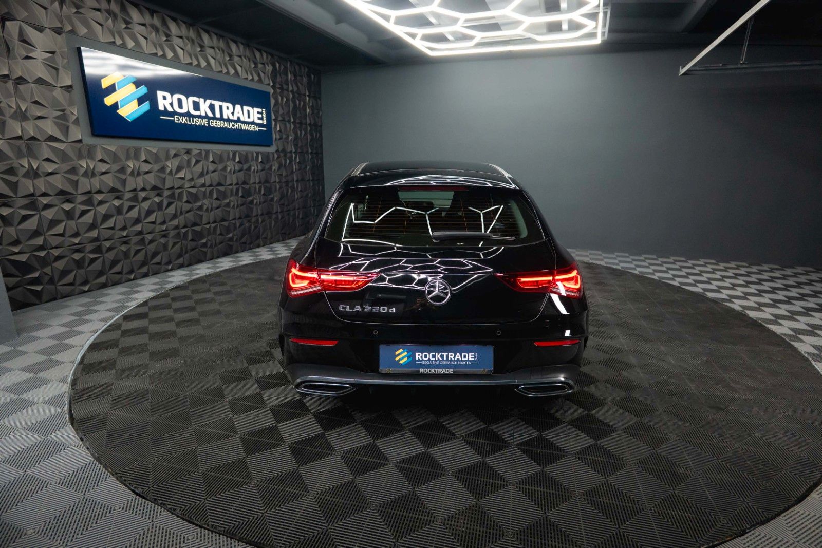 Fahrzeugabbildung Mercedes-Benz CLA 220 Shooting Brake AMG Line | ACC | LED