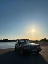 Mercedes-Benz Mercedes Benz W124 200E Oldtimer - Mercedes-Benz aus 1989: W124