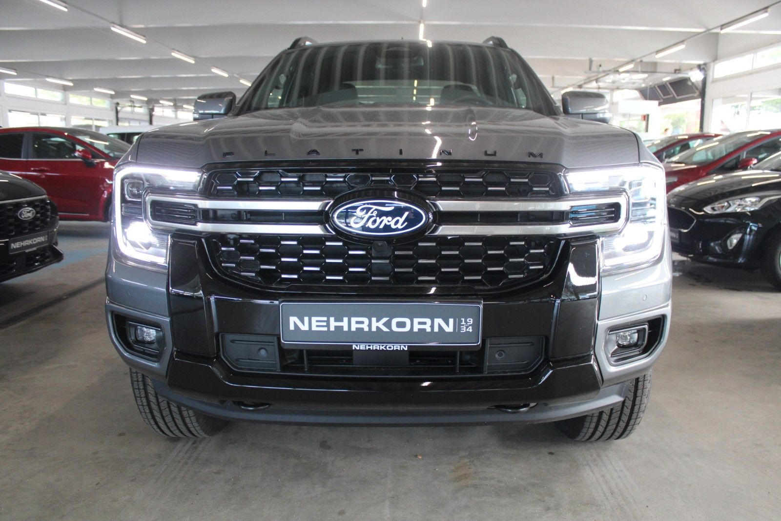 Fahrzeugabbildung Ford Ranger Platinum Automatik LEDER AHK ROLLO STDH
