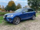Volkswagen Touareg R Line 3.0 V6 TDI Standheizung - blaue Volkswagen Touareg