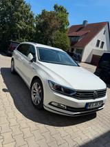 Volkswagen Passat 2.0 TDI SCR 140kW DSG 4M Highl. Varia... - VW Passat von privat