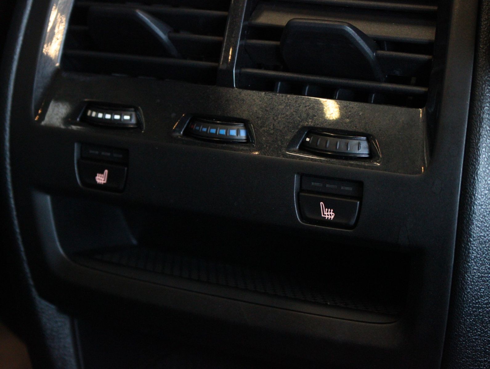 Fahrzeugabbildung BMW X5 xDrive30d M-Sport*PNRM*HUD*Kamera