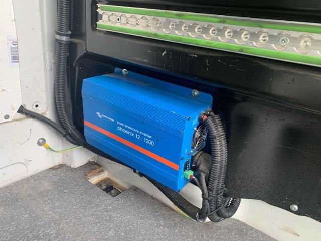 Fahrzeugabbildung Volkswagen Crafter 35 Kasten 2.0 TDI MR 1.HAND AHK STANDHEI