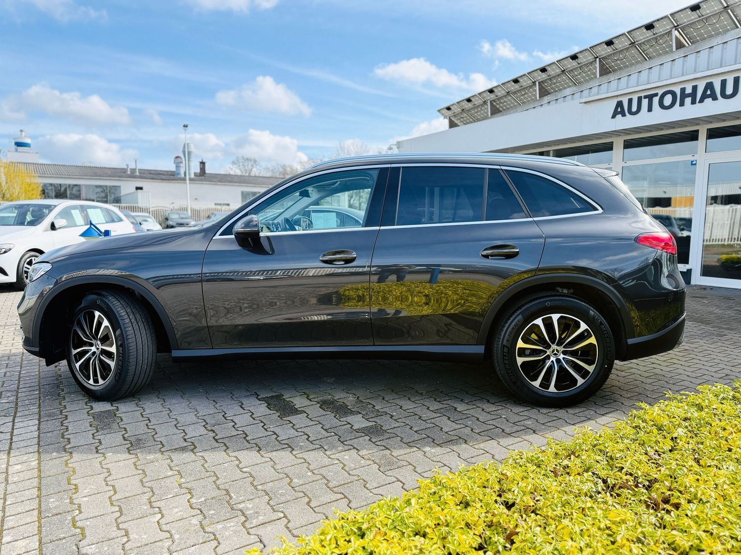 Fahrzeugabbildung Mercedes-Benz GLC 220 d 4M AVANTGARDE, AHK, LED, Navi, RFK, Wi