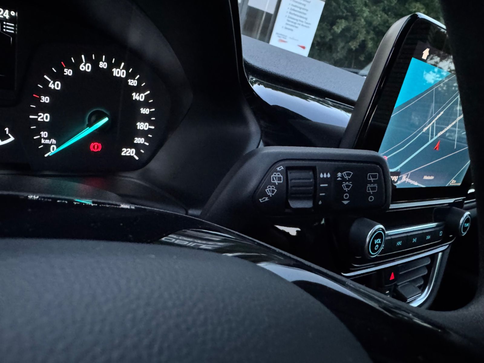 Fahrzeugabbildung Ford Fiesta Cool & Connect*PDC*Navi*Klima*SZH*SH gepf