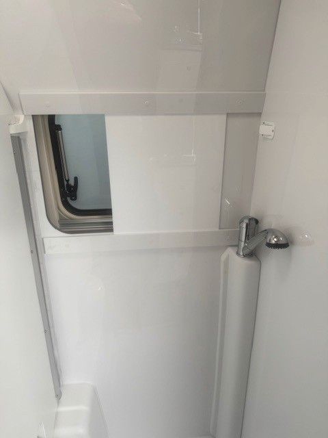 Fahrzeugabbildung Bürstner Eliseo C 642 *Automatik*Safety*RFK*Alu*RDKS