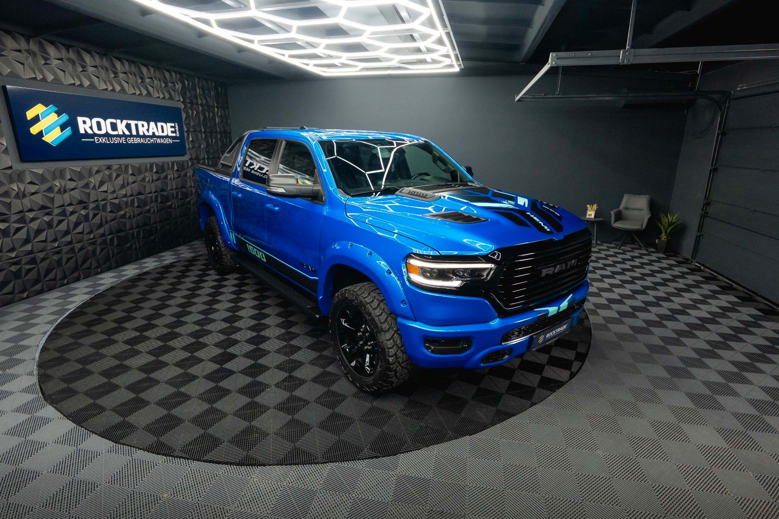 Fahrzeugabbildung Dodge RAM 5.7 V8 HEMI 4x4 LIMITED Blue Edition Offroad