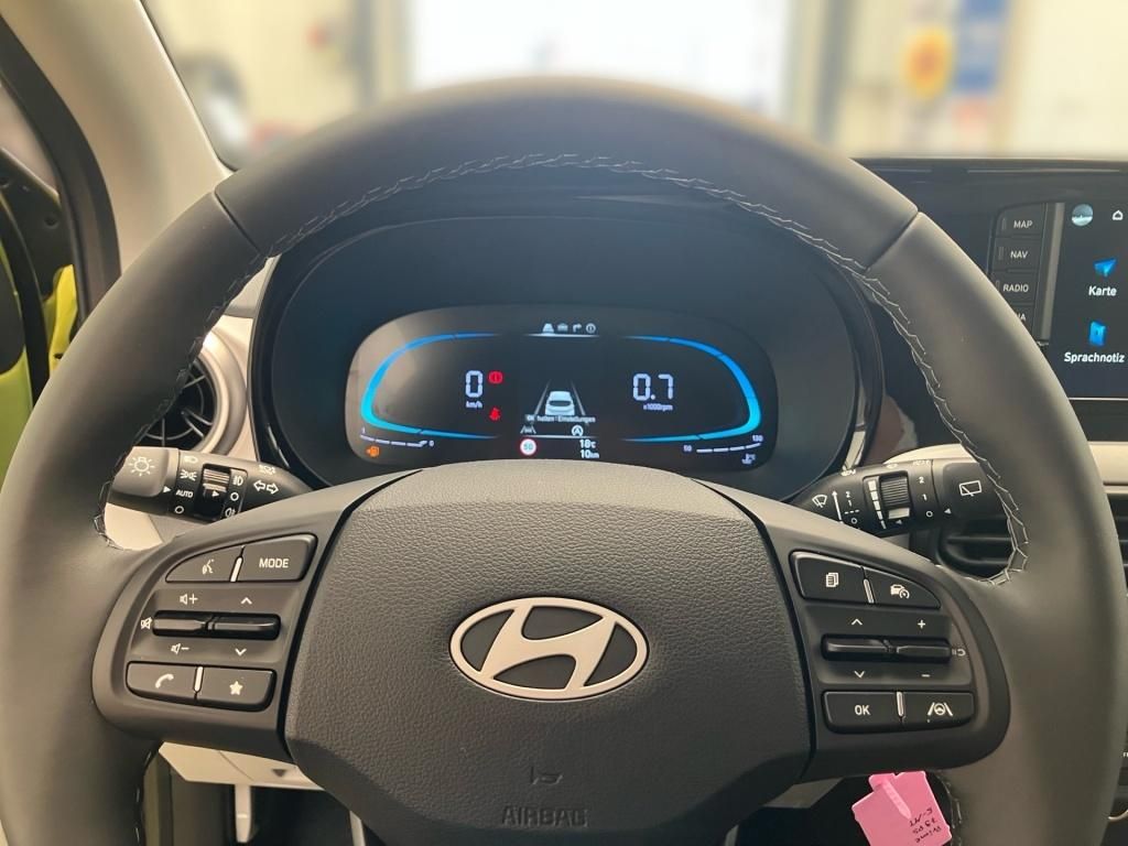 Fahrzeugabbildung Hyundai i10 1.2 Benzin M/T Prime KlimaA Navi KAM PDC