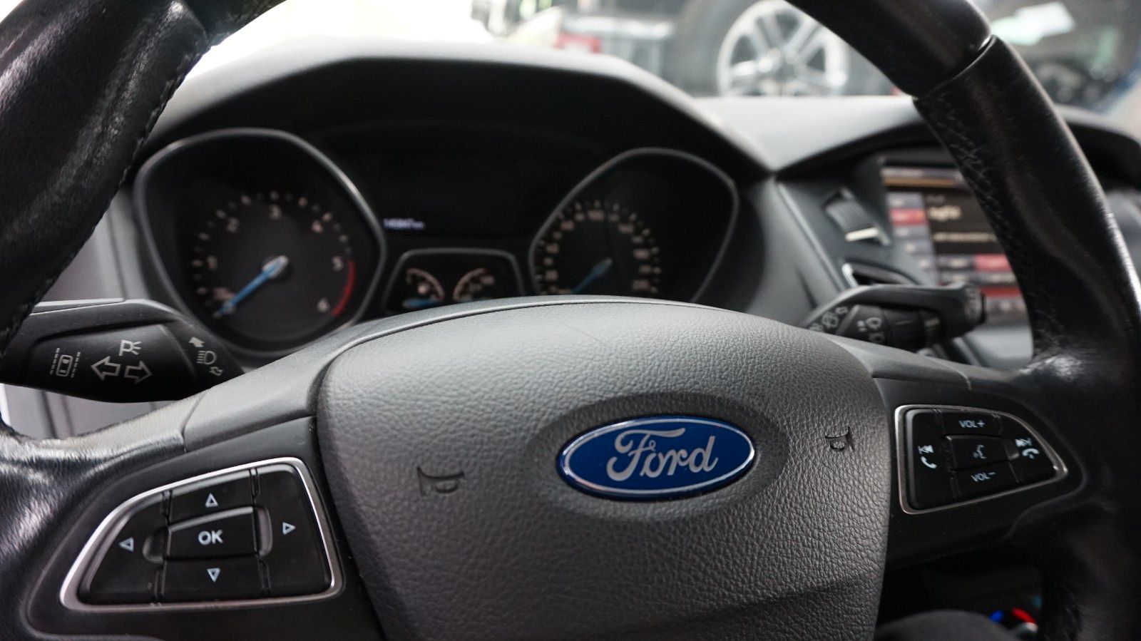 Fahrzeugabbildung Ford Focus Turnier Titanium  4,4L / 100 Verbrauch