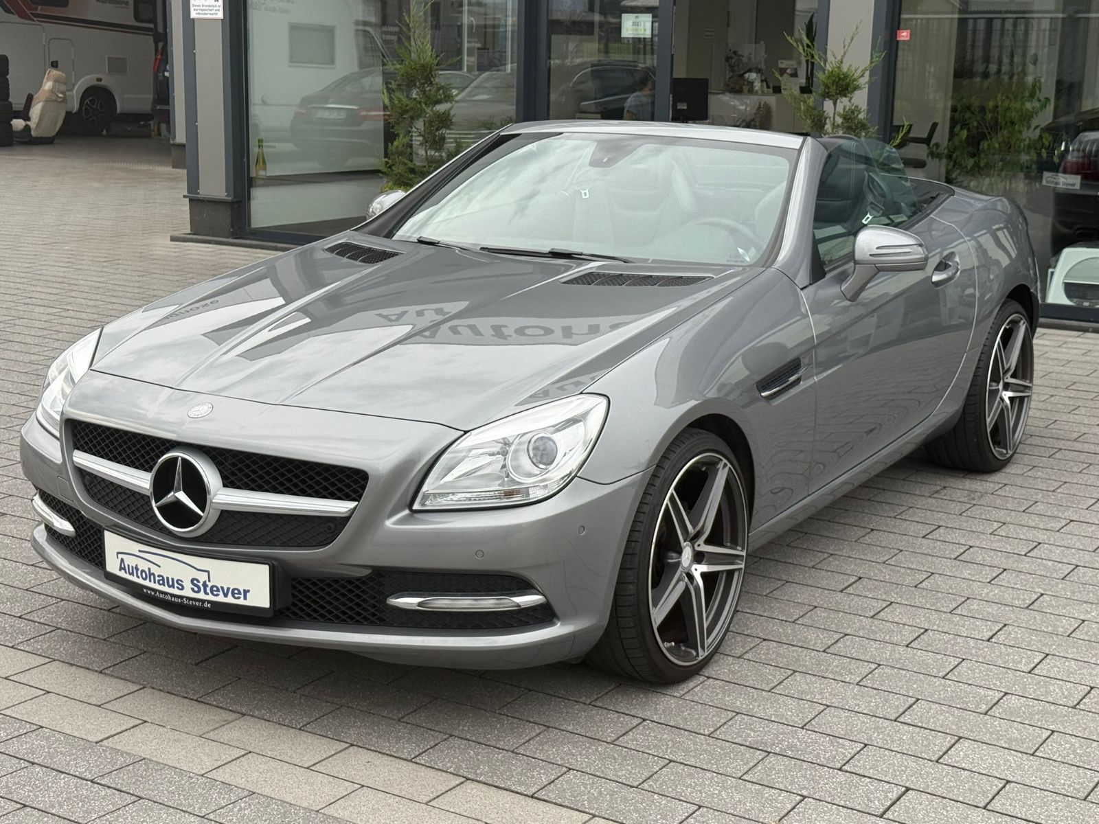 Fahrzeugabbildung Mercedes-Benz SLK 200 Roadster NAVI KLIMA LEDER AIRSHAFT PDC