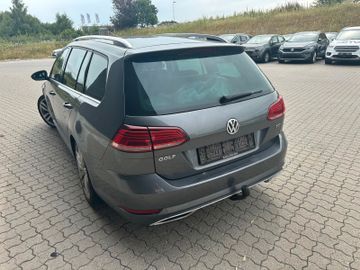 Volkswagen Golf - 6