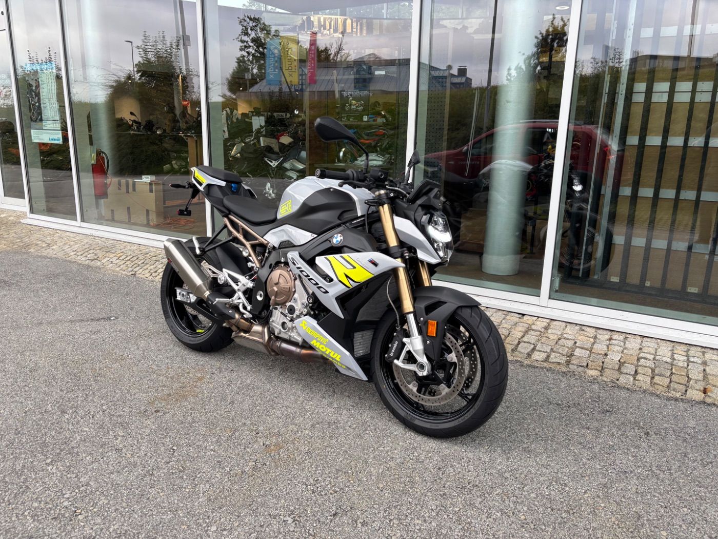 Fahrzeugabbildung BMW S 1000 R