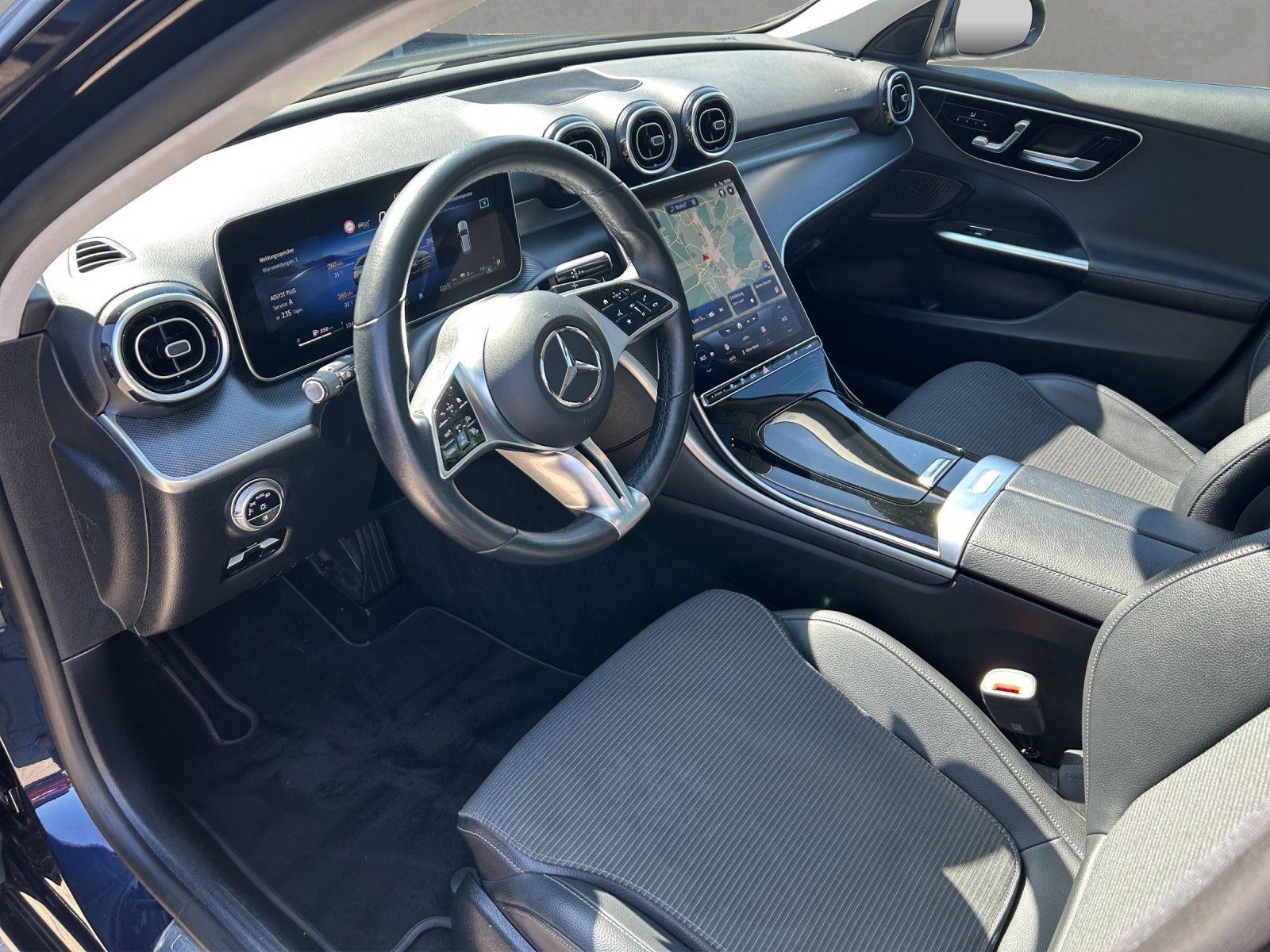 Fahrzeugabbildung Mercedes-Benz C 300 e T Avantg DISTRO Pano Memo KeyGo Business