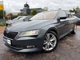 Skoda Superb Lim. Premium Edition/Pano/DSG/190PS - Skoda Superb mit Diesel-Antrieb: Standheizung, Limousine