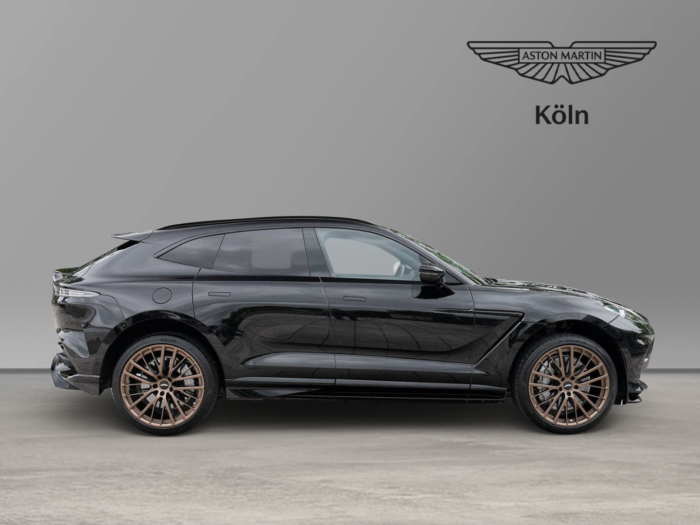 Aston Martin DBX 707 Ultramarine Black / Dark Knight foto 3