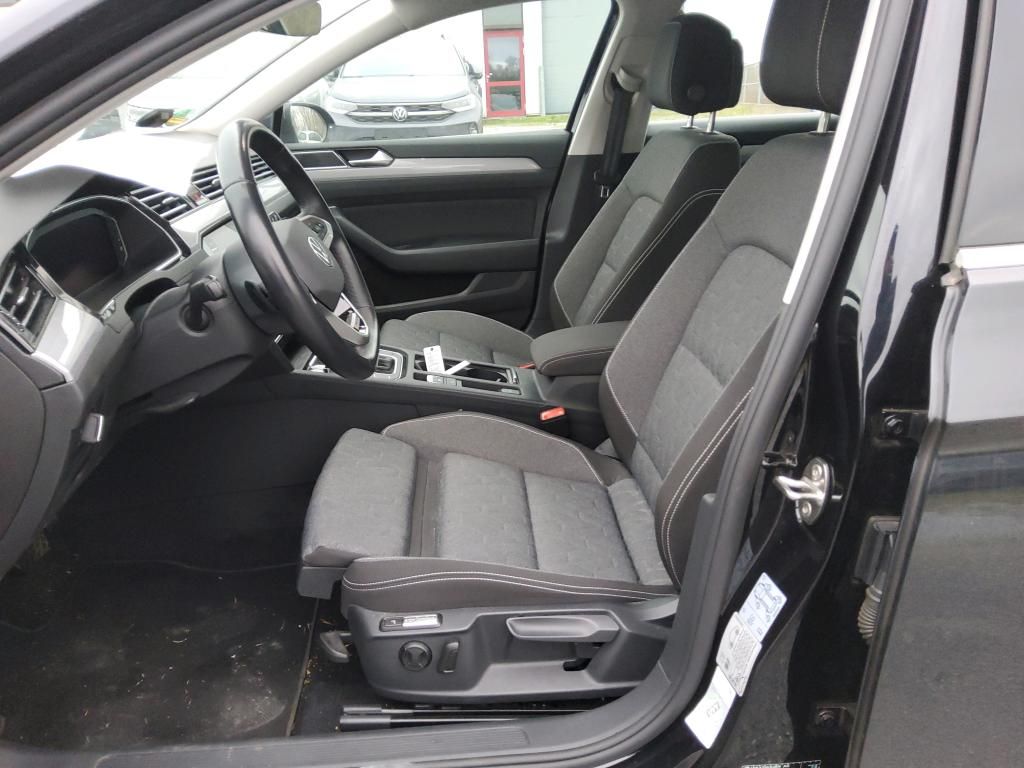 Fahrzeugabbildung Volkswagen Passat Variant TDI Business DSG 4M Standhzg. Mat