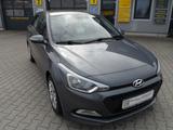 Hyundai i20 Classic/Klima/SHZ/LRH/ZV/8xReifen - Hyundai i20: Classic