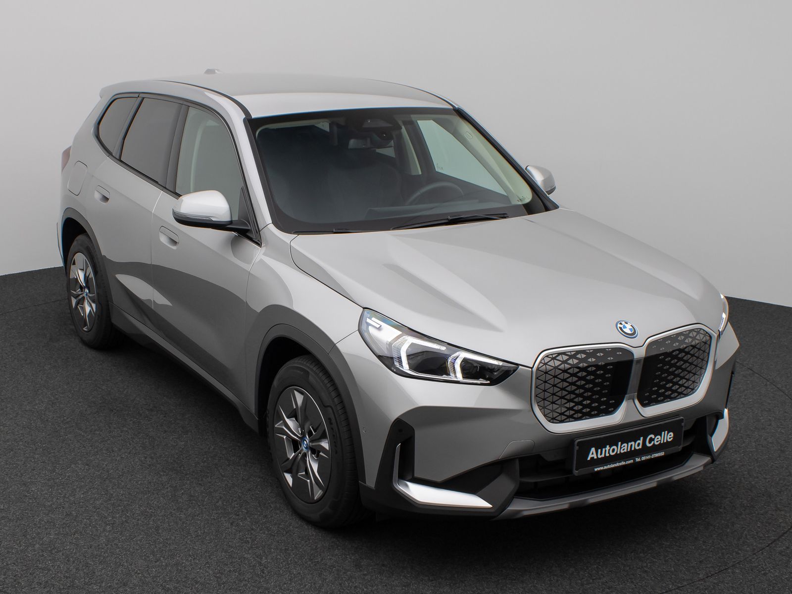 Fahrzeugabbildung BMW iX1 eD20 Kamera DAB Fernlichtassis Komfort Sport