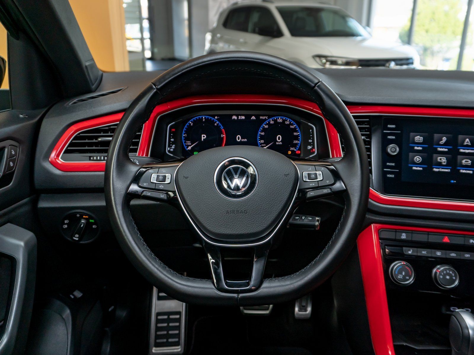 Fahrzeugabbildung Volkswagen T-Roc Sport 4Motion TDI DSG *AHK*Cam*Navi*LED*