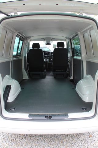 Volkswagen T6.1 Kasten Kombi 150PS DSG LED Navi ALU Extras