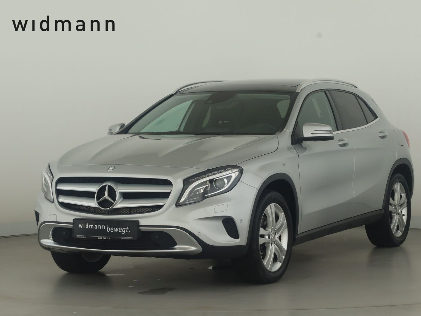 MERCEDES-BENZ GLA 220 CDI 4M *Panorama*AHK*PTS*Rückfahrkamera*