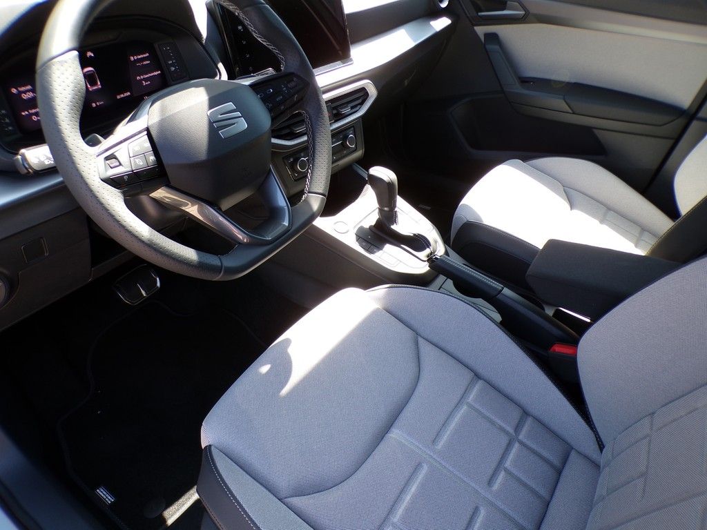 Fahrzeugabbildung SEAT Arona 1.5 TSI FR Black Edition DSG