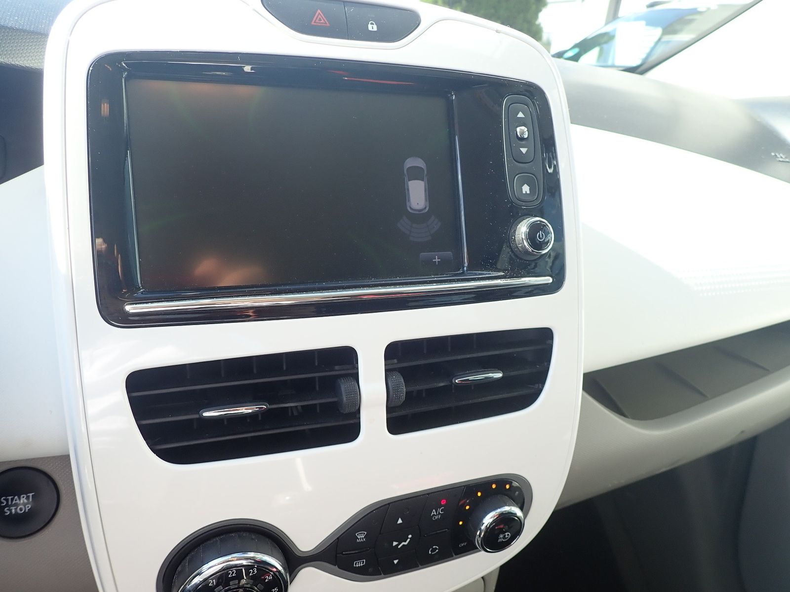 Fahrzeugabbildung Renault ZOE Life Z.E. 40