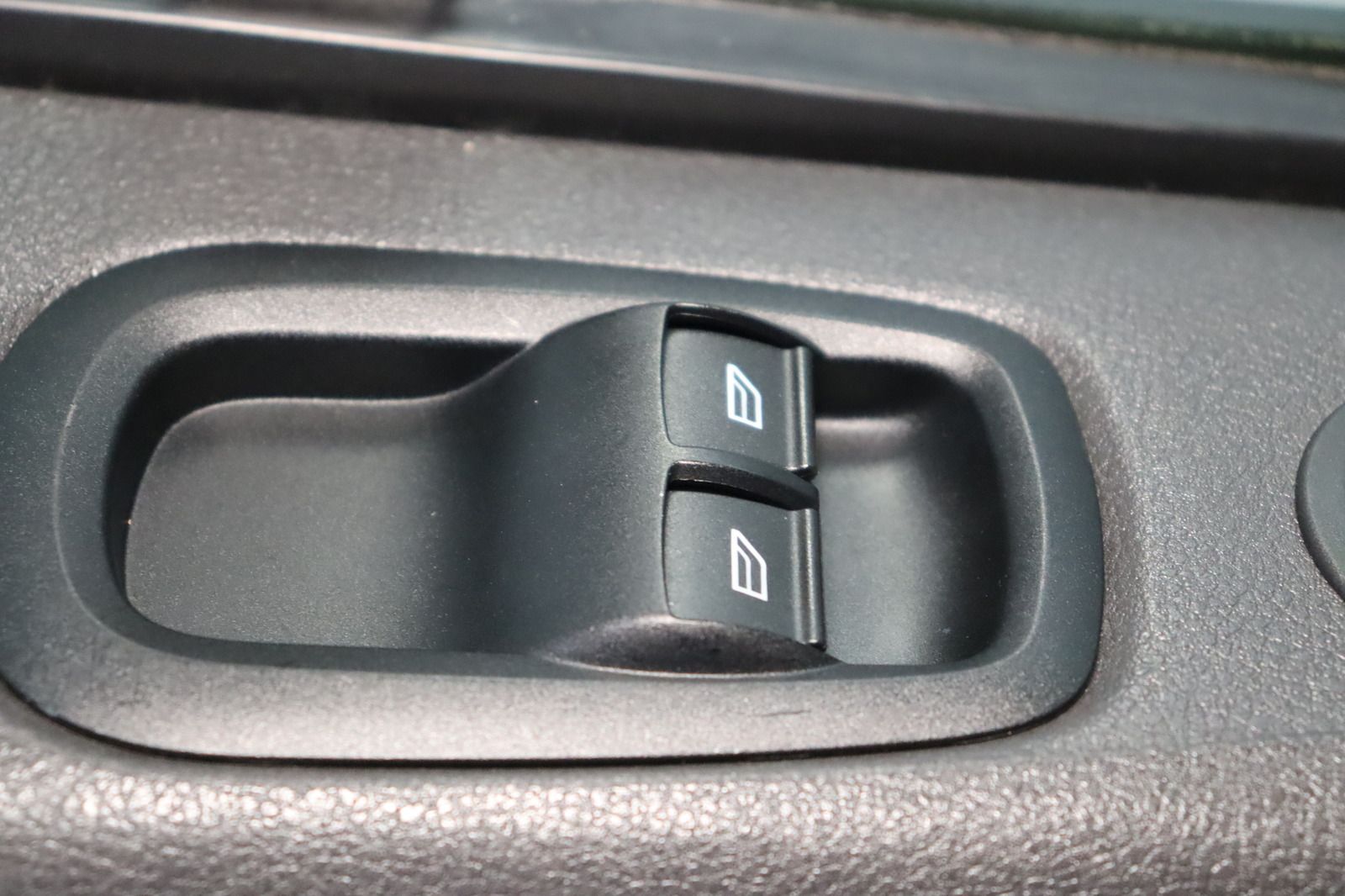Fahrzeugabbildung Ford Transit Custom Kombi 310 L1 H1 Trend 2.0 EcoBlue