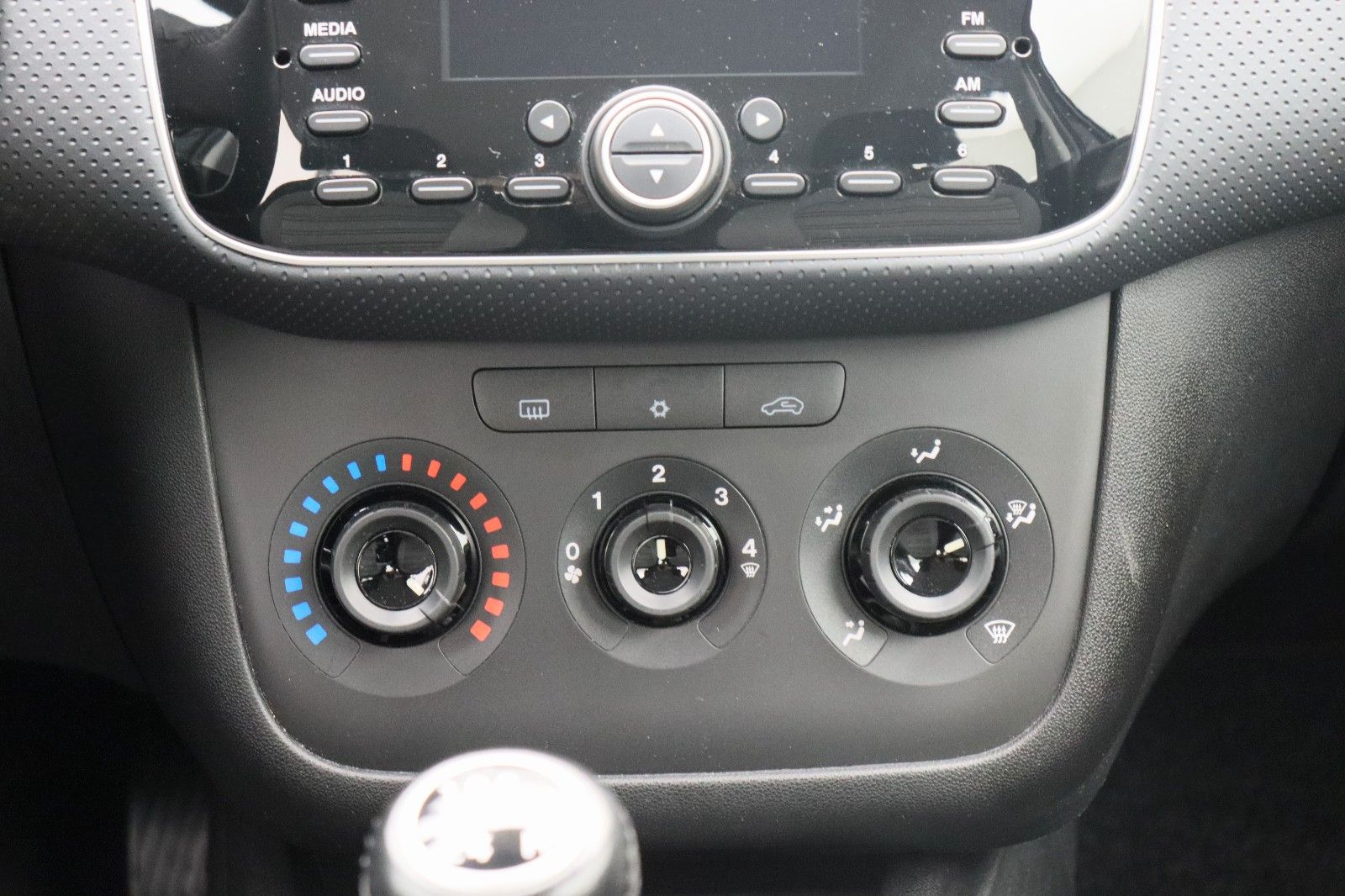 Fahrzeugabbildung Fiat Punto Evo 1.4 Dynamic