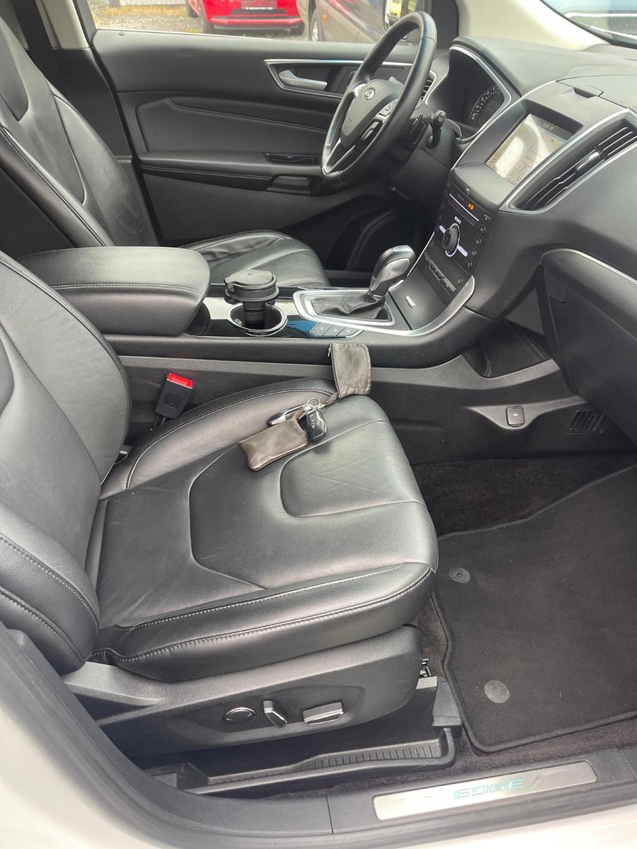 Ford Edge USA Bi-Turbo 4x4 Panoramadach Matrix LED 