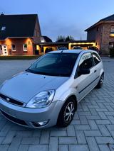 Ford Fiesta 1,6 16V Ghia Autom. Ghia - Ford Fiesta aus 2005: 1.6
