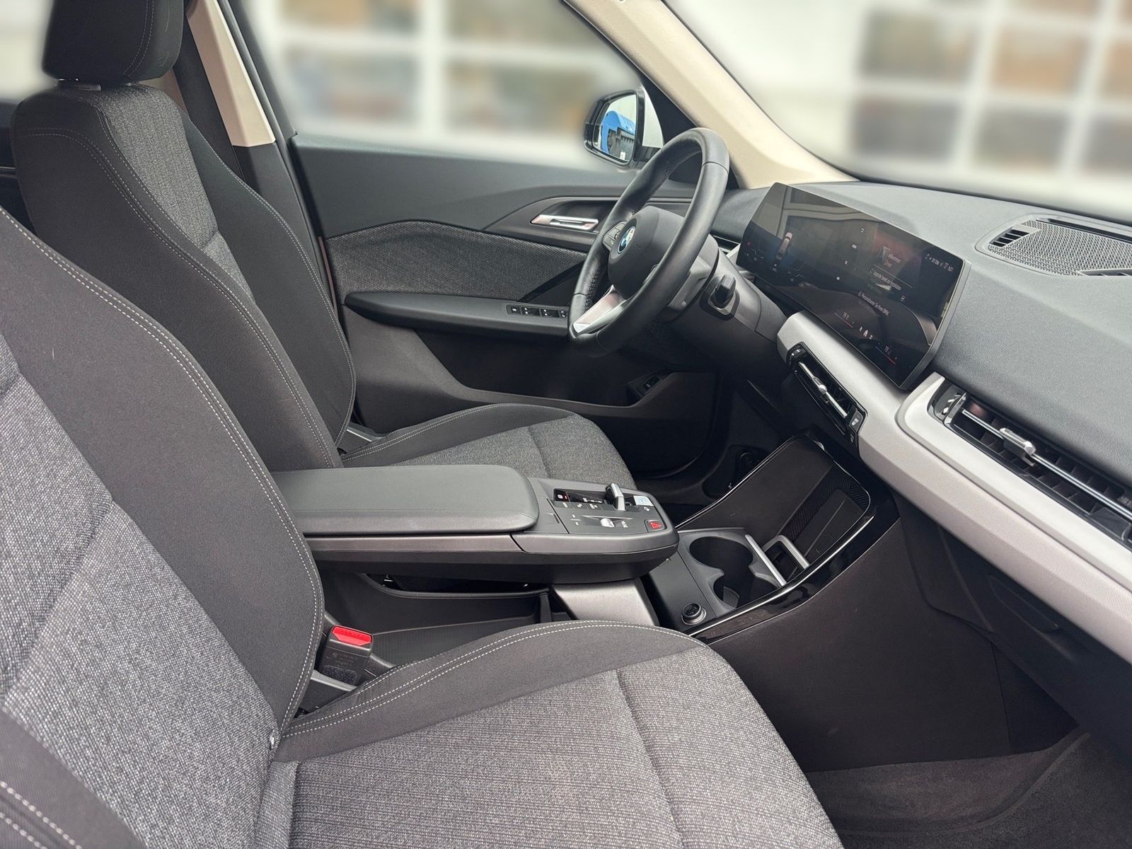 BMW iX1 xDrive30 Navi LC PLus ad.LED DA LRH RFK PA foto 4