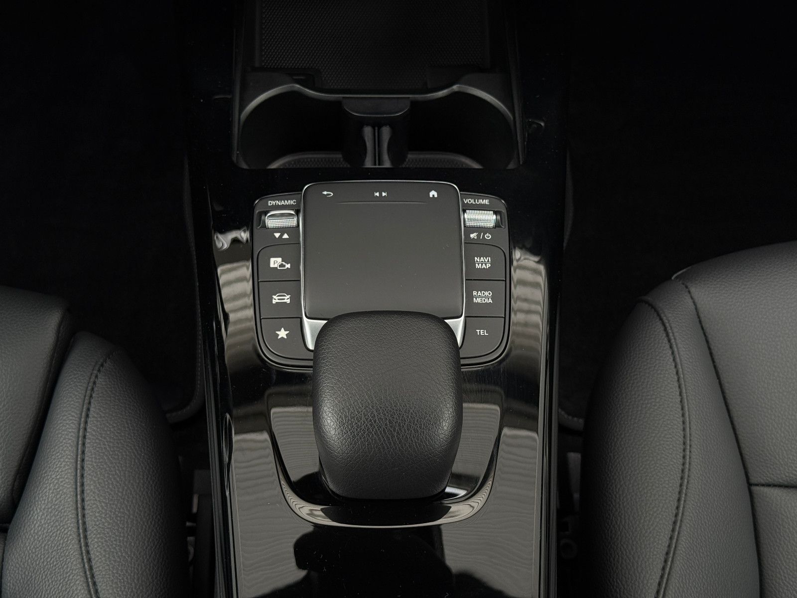 Fahrzeugabbildung Mercedes-Benz CLA 250e Shooting Brake Aut Leder Navi LED SHZ