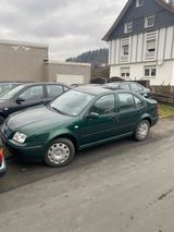 Volkswagen Bora 1.6 EU4 Basis Basis - Volkswagen Bora: Basis