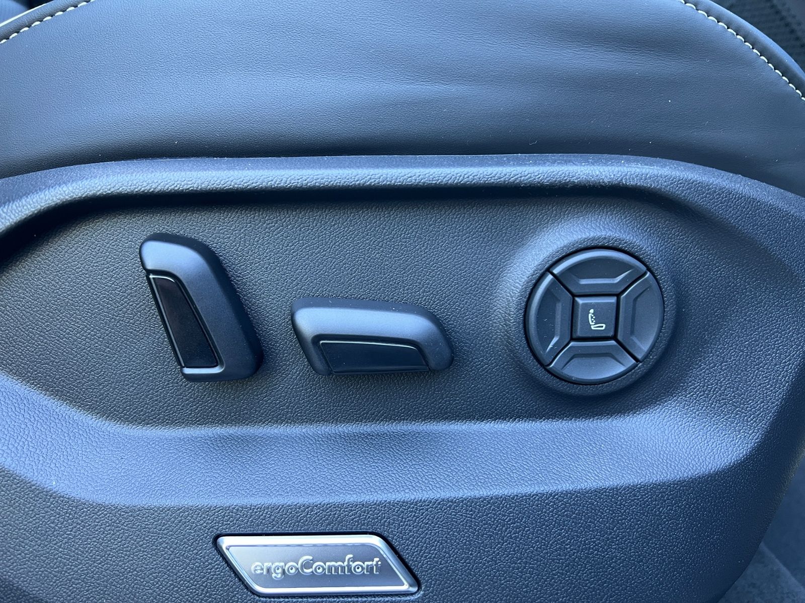 Fahrzeugabbildung Volkswagen Touareg R-Line FINAL EDITION 3.0 TDI 4MOTION