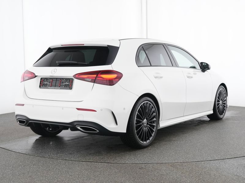 Fahrzeugabbildung Mercedes-Benz A 200 AMG+19"+NIGHT+SPIEGEL+DIGITAL+LED+SHZ+SPUR