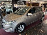 Hyundai i20 Trend AUTOMATIK!! TÜV NEU!! INSPEKTION NEU!! - Hyundai i20 Gebrauchtwagen in Duisburg