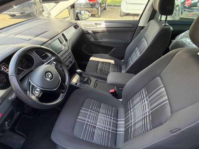 Fahrzeugabbildung Volkswagen Golf Sportsvan VII Autom.+Navi+Kamera+LM+WR+BT+