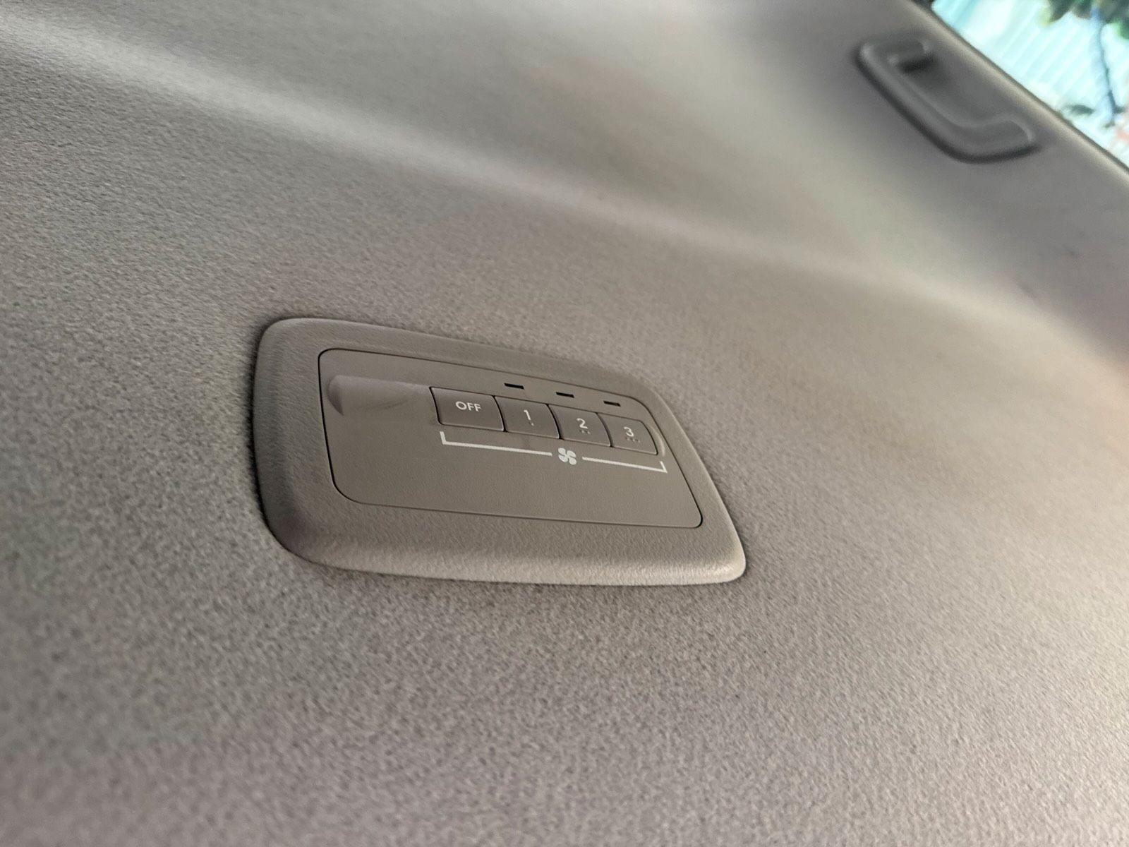 Mitsubishi Grandis 2005 — photo 12