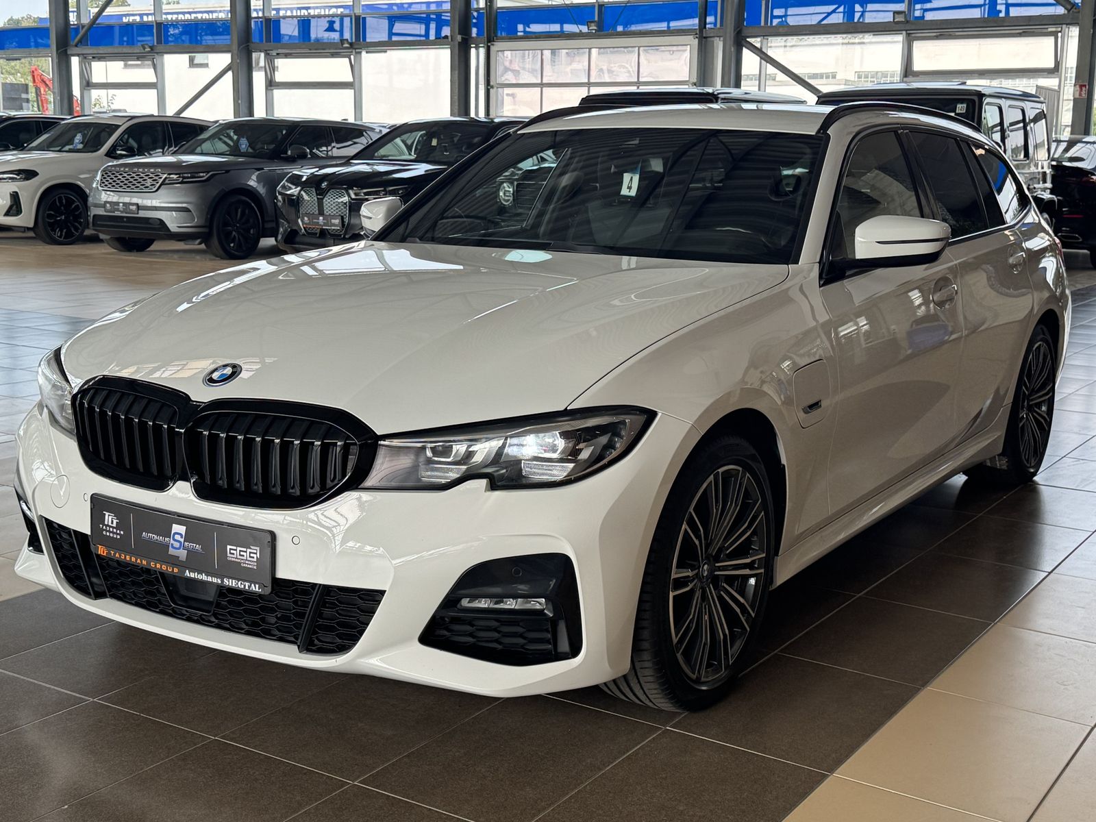 BMW 320 e M-Sport Leder Navi Ambiente LED ACC AHK imagem 3