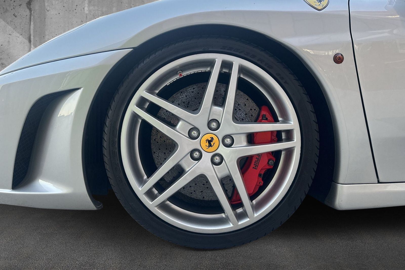 Fahrzeugabbildung Ferrari F430 Spider*PDC*Embleme*HiFi