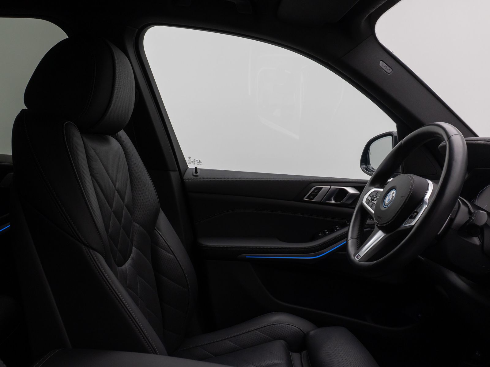 Fahrzeugabbildung BMW X5 xD45e M Sport 360°Laser HUD DAB HiFi Komfort